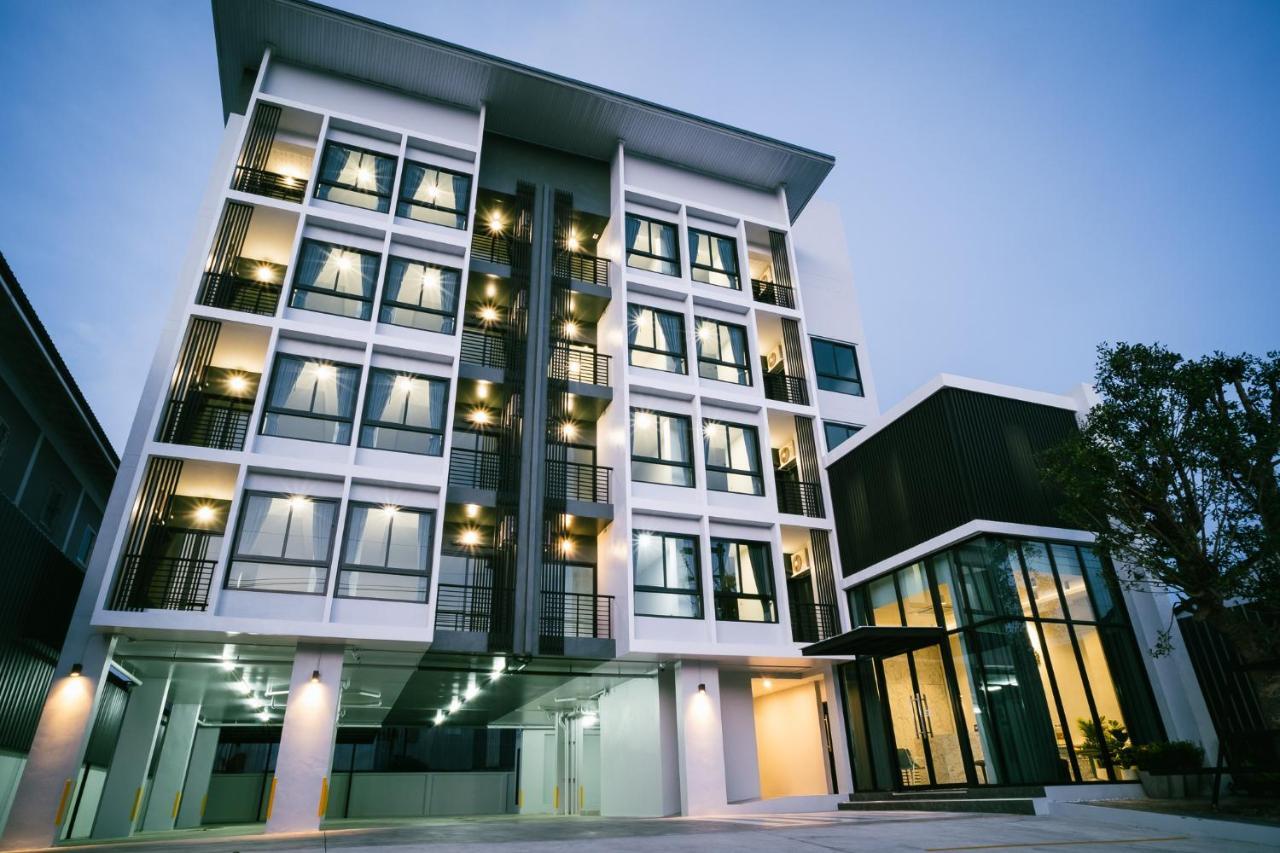N24 Chonburi Hotell Exteriör bild