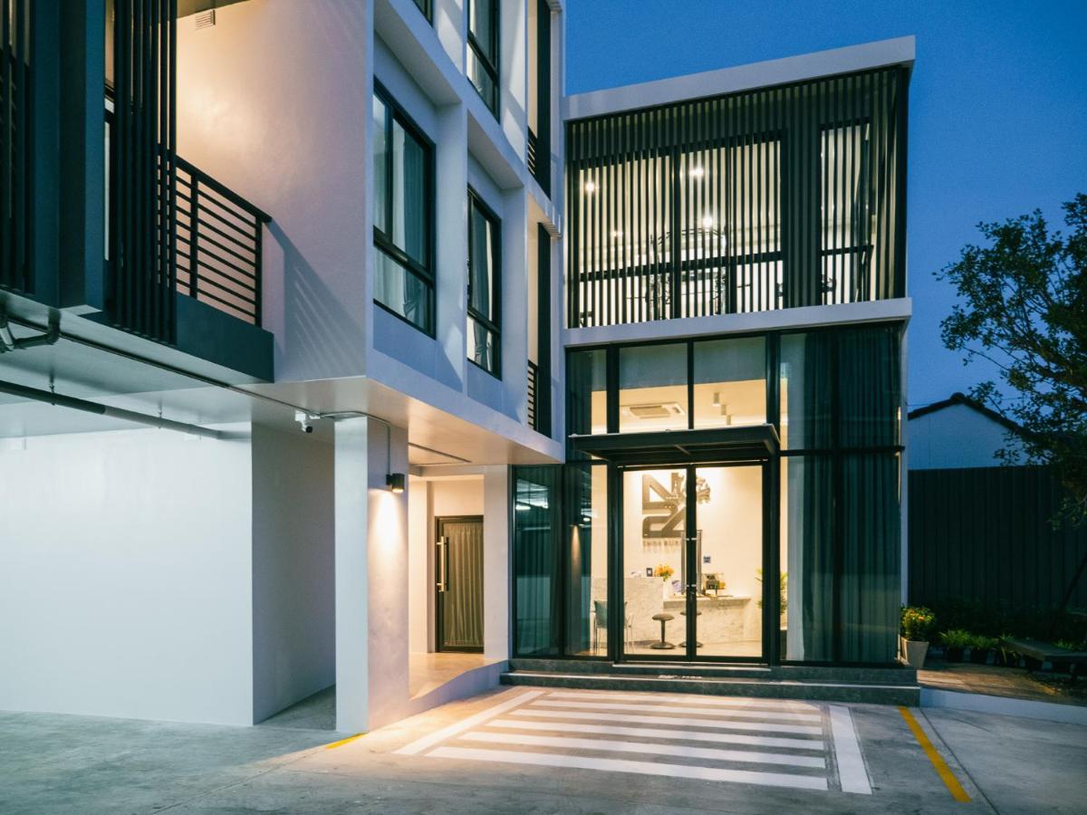 N24 Chonburi Hotell Exteriör bild