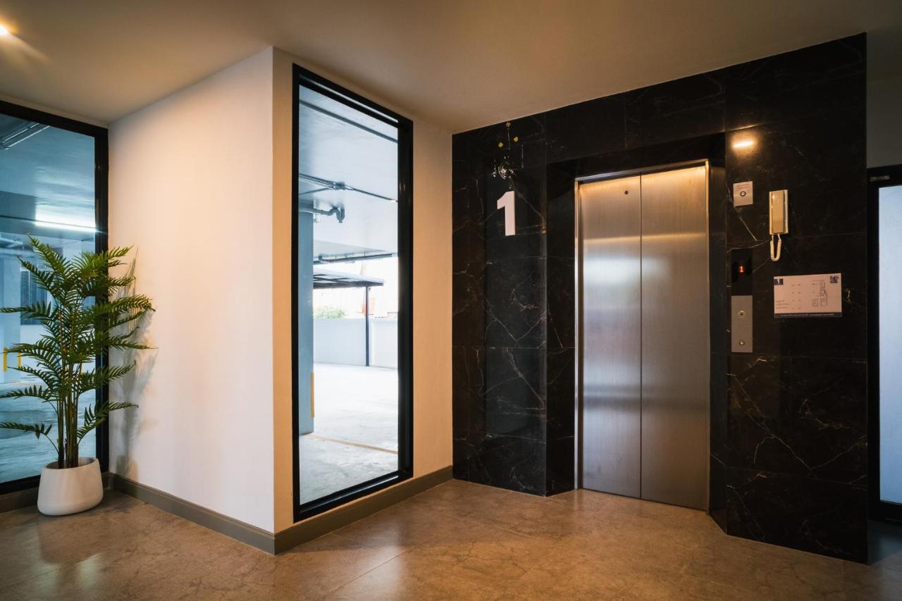 N24 Chonburi Hotell Exteriör bild