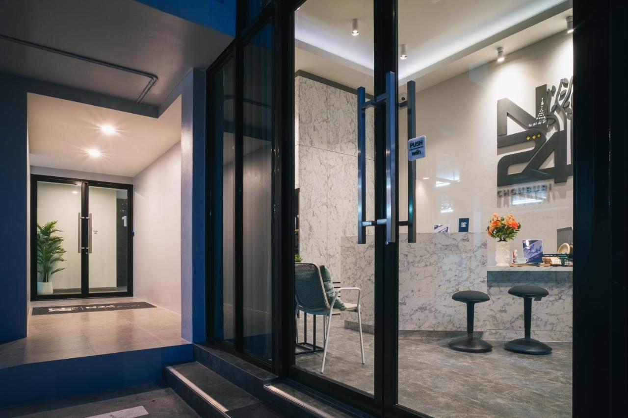 N24 Chonburi Hotell Exteriör bild