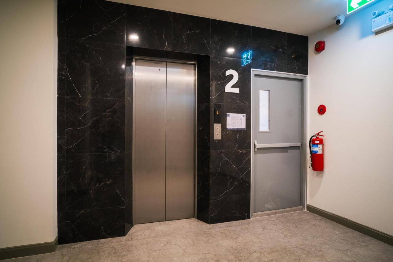 N24 Chonburi Hotell Exteriör bild