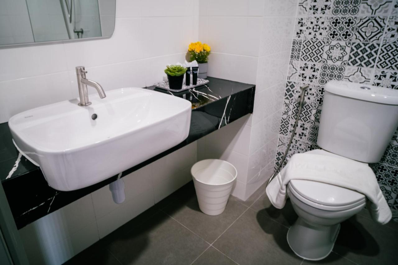 N24 Chonburi Hotell Exteriör bild