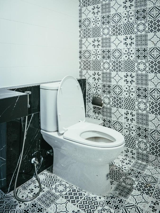 N24 Chonburi Hotell Exteriör bild